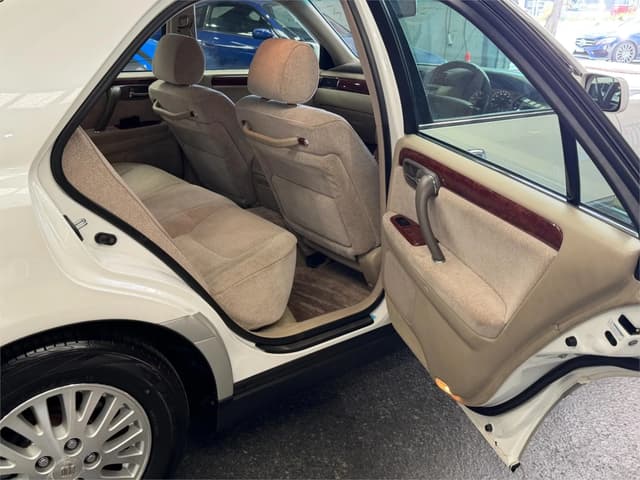 1999 Toyota Crown JDM car for sale — photo 13 of 19