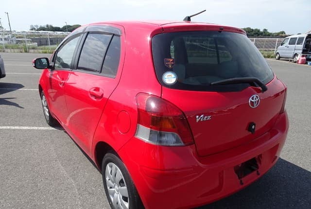 2009 Toyota Vitz JDM car for sale — photo 3 of 25