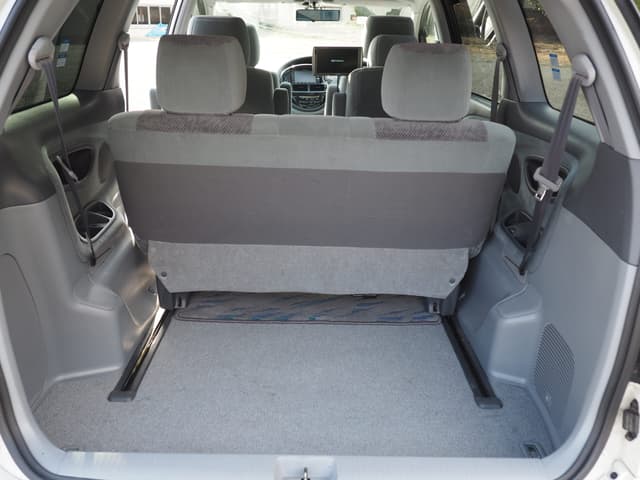 2001 Toyota Estima JDM car for sale — photo 11 of 25