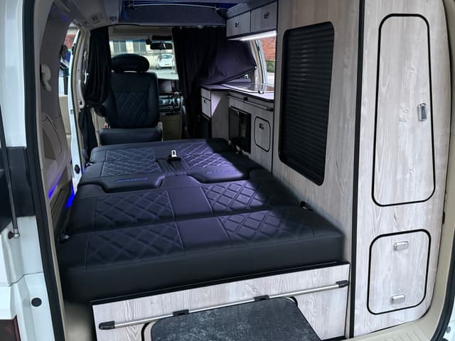 2007 Nissan Elgrand JDM car for sale — photo 14 of 25