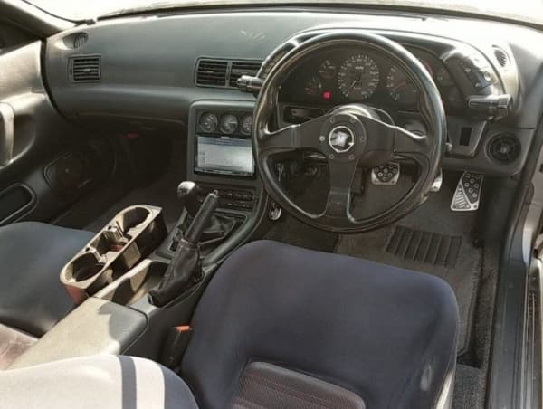 Nissan Skyline JDM car for sale — photo 2 of 3
