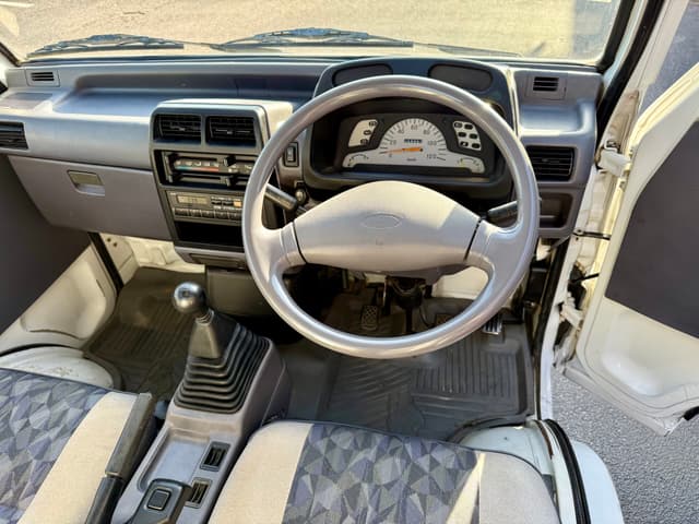 1994 Mitsubishi Minicab JDM car for sale — photo 5 of 17