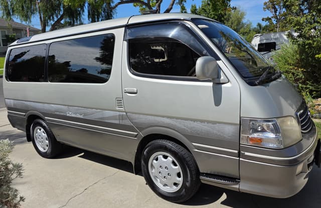 1999 Toyota HiAce JDM car for sale — photo 11 of 24