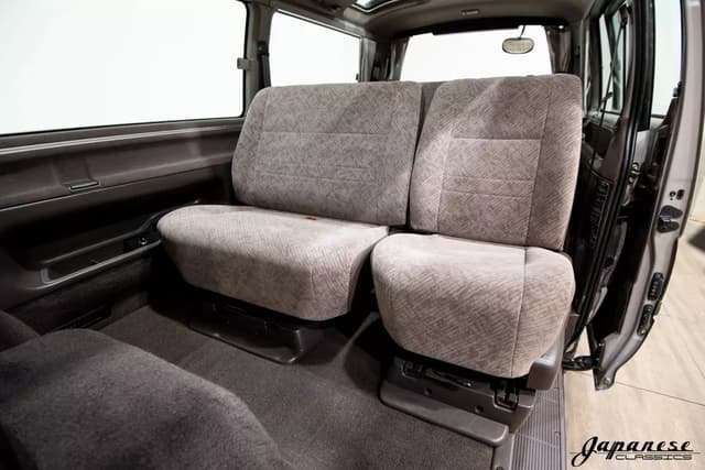 1996 Toyota HiAce JDM car for sale — photo 17 of 25