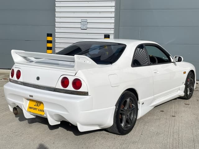 1995 Nissan Skyline JDM car for sale — photo 7 of 25