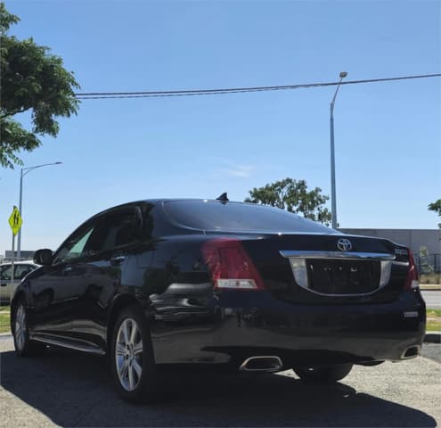 2012 Toyota Crown JDM car for sale — photo 8 of 19