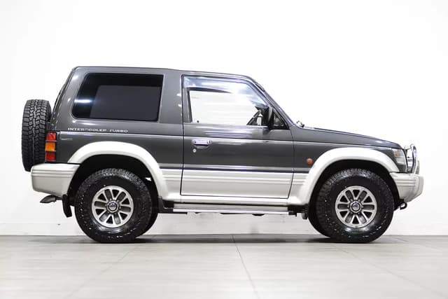 1992 Mitsubishi Pajero JDM car for sale — photo 5 of 25