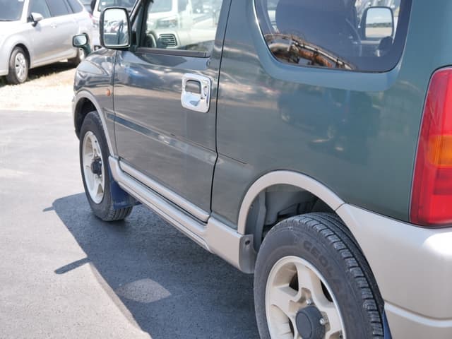 2001 Suzuki Jimny JDM car for sale — photo 16 of 25