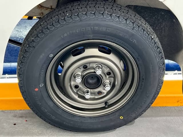 1998 Daihatsu Hijet JDM car for sale — photo 17 of 24