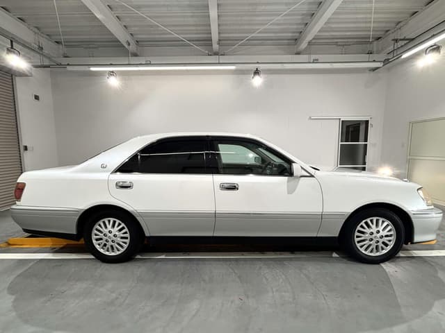 1999 Toyota Crown JDM car for sale — photo 6 of 25