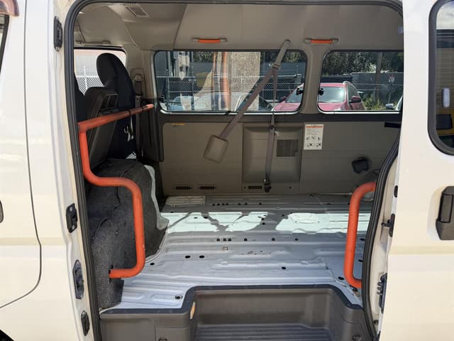 2007 Nissan Caravan JDM car for sale — photo 11 of 16