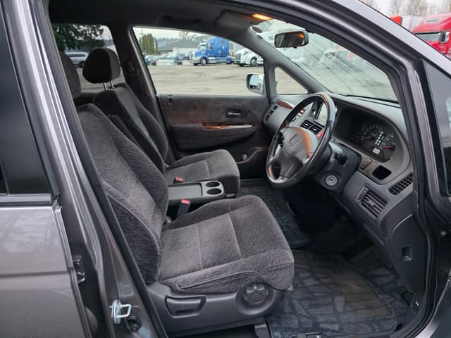 2000 Honda Odyssey JDM car for sale — photo 2 of 12