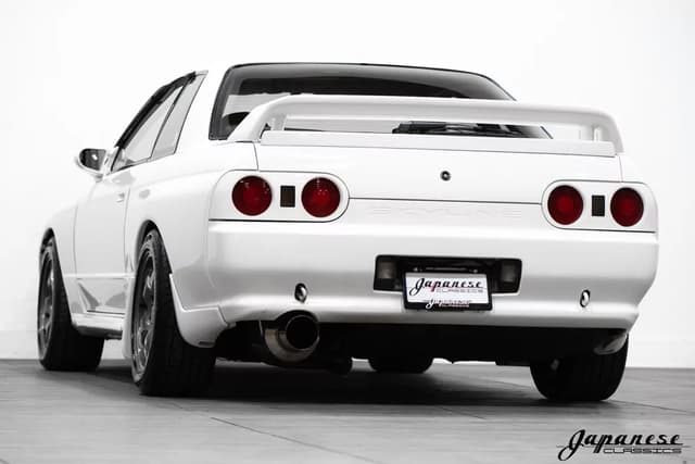 1993 Nissan Skyline JDM car for sale — photo 6 of 25