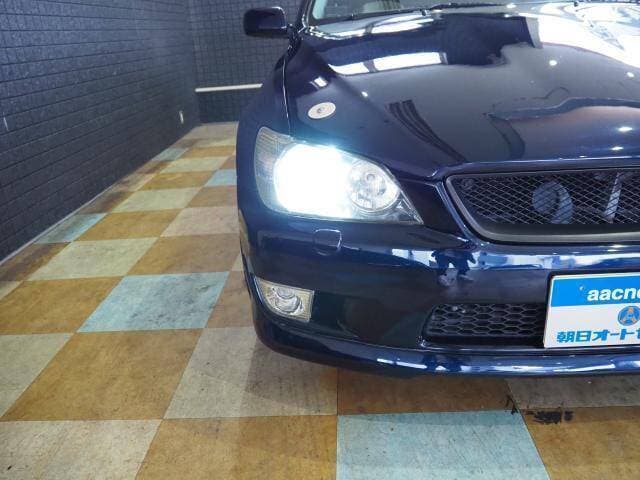 2001 Toyota Altezza JDM car for sale — photo 12 of 20