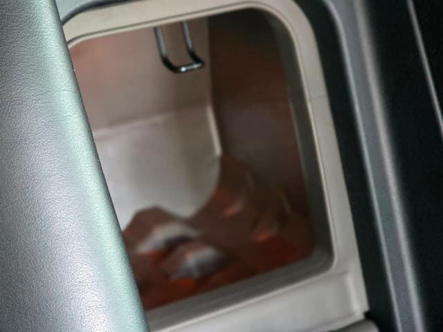 2000 Toyota Celsior JDM car for sale — photo 23 of 25