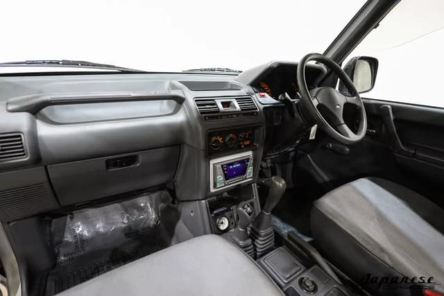 1992 Mitsubishi Pajero JDM car for sale — photo 9 of 25