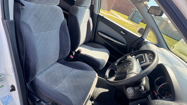 2001 Honda Stream JDM car for sale — photo 6 of 10