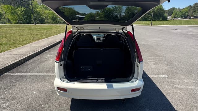 2001 Honda Stream JDM car for sale — photo 8 of 10