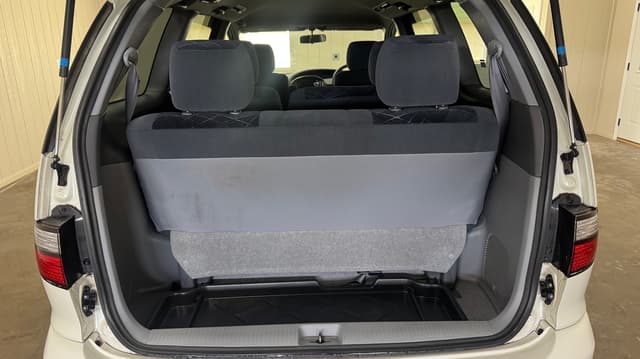 2000 Toyota Estima JDM car for sale — photo 8 of 10