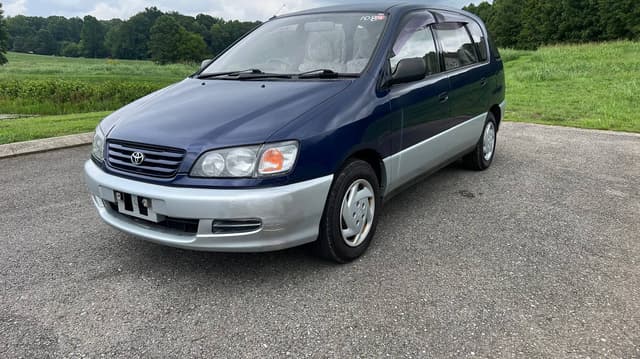 1996 Toyota Ipsum JDM car for sale — photo 2 of 9
