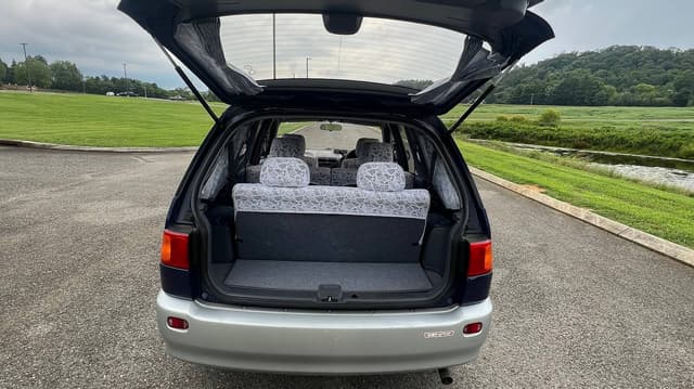 1996 Toyota Ipsum JDM car for sale — photo 7 of 9