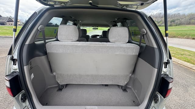 2001 Toyota Estima JDM car for sale — photo 7 of 9