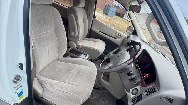 2000 Toyota Grand Hiace JDM car for sale — photo 5 of 10