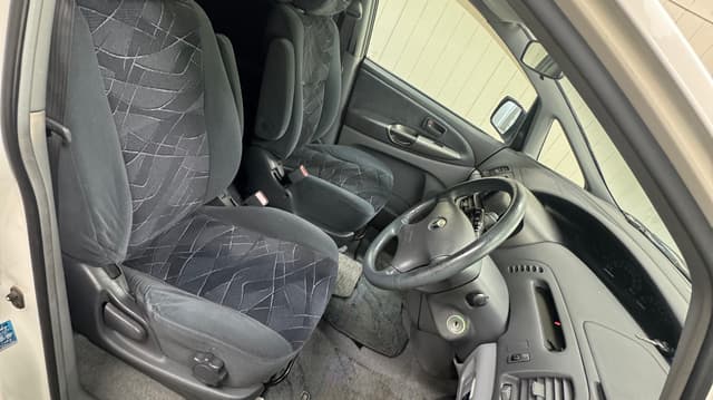 2000 Toyota Estima JDM car for sale — photo 5 of 10