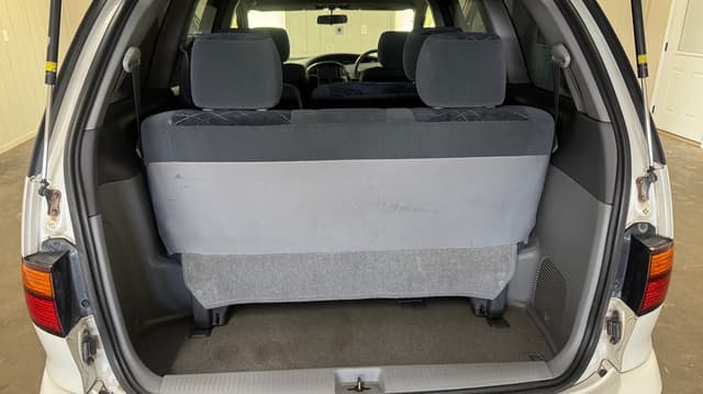 2000 Toyota Estima JDM car for sale — photo 8 of 10