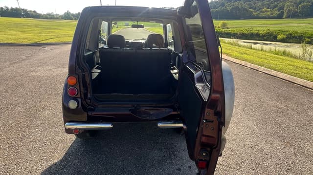 1998 Mitsubishi Pajero JDM car for sale — photo 6 of 8