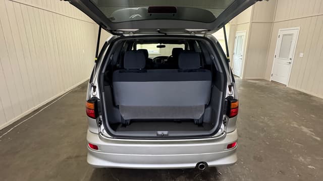 2000 Toyota Estima JDM car for sale — photo 7 of 10