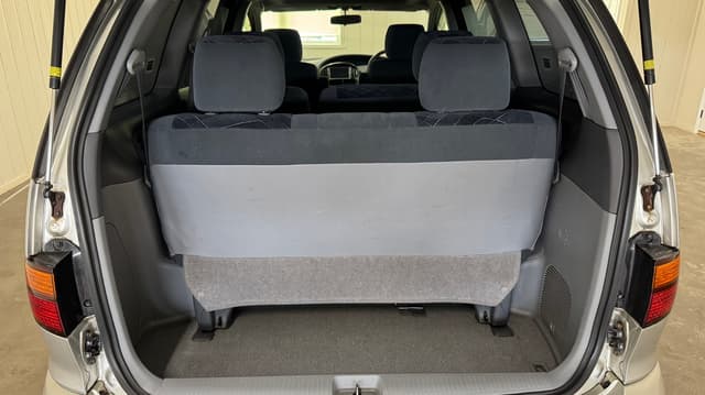 2000 Toyota Estima JDM car for sale — photo 8 of 10