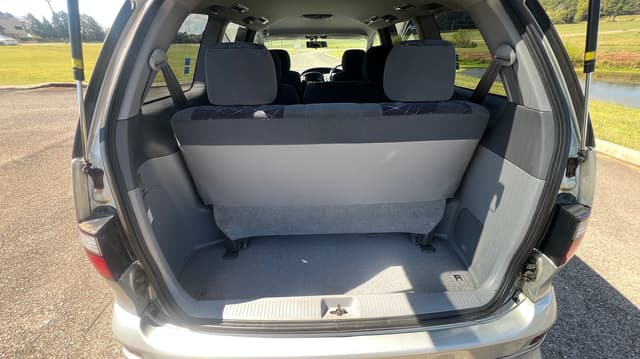 2000 Toyota Estima JDM car for sale — photo 8 of 10