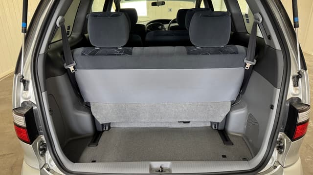 2001 Toyota Estima JDM car for sale — photo 7 of 10