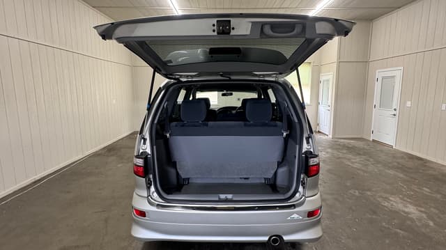 2001 Toyota Estima JDM car for sale — photo 8 of 10