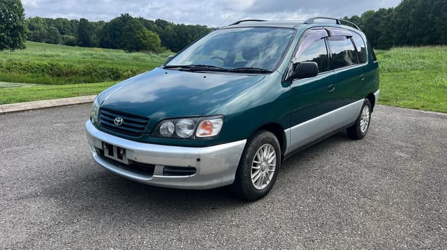 1996 Toyota Ipsum JDM car for sale — photo 2 of 9