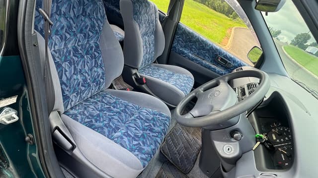 1996 Toyota Ipsum JDM car for sale — photo 5 of 9
