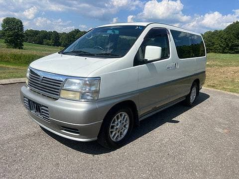 1997 Nissan Elgrand JDM car for sale — photo 2 of 10