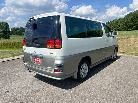 1997 Nissan Elgrand JDM car for sale — photo 3 of 10