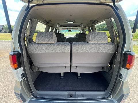 1997 Nissan Elgrand JDM car for sale — photo 7 of 10