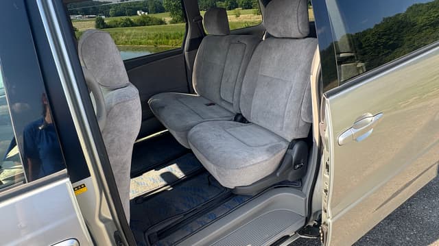 2001 Toyota Estima JDM car for sale — photo 6 of 10