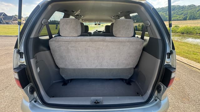 2001 Toyota Estima JDM car for sale — photo 7 of 10