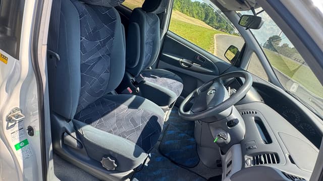 2000 Toyota Estima JDM car for sale — photo 5 of 10