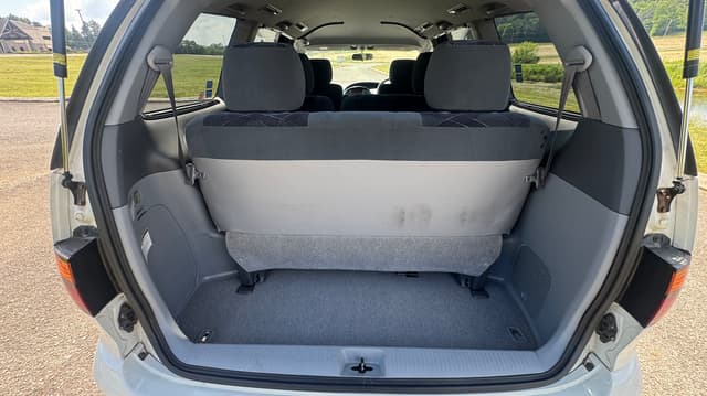 2000 Toyota Estima JDM car for sale — photo 7 of 10