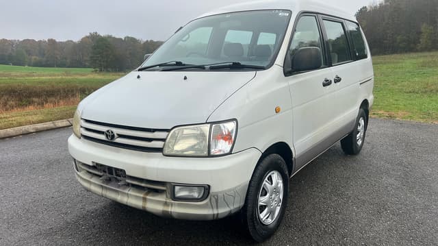 1998 Toyota Townace JDM car for sale — photo 2 of 9