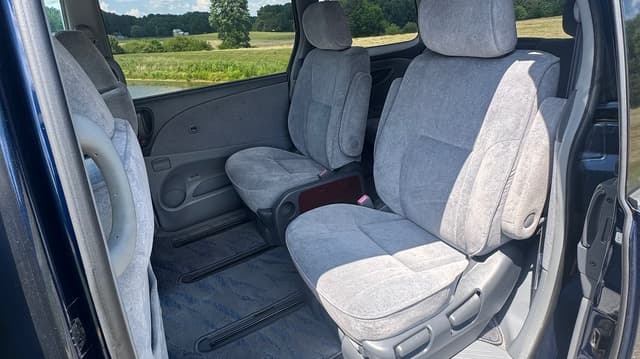 2001 Toyota Estima JDM car for sale — photo 6 of 10