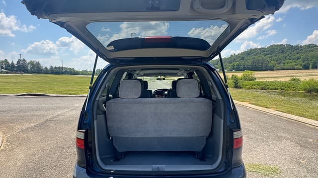 2001 Toyota Estima JDM car for sale — photo 7 of 10
