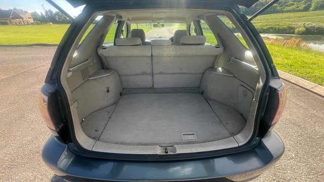 2000 Toyota Harrier JDM car for sale — photo 8 of 10