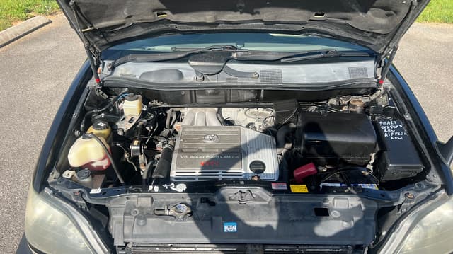 2000 Toyota Harrier JDM car for sale — photo 9 of 10