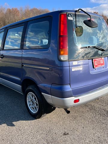 1998 Toyota Noah JDM car for sale — photo 8 of 9